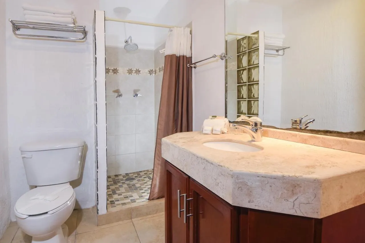 Perfect For Families Wonderful Beach Refreshing Pool And Pool Bar Xh7122 Playa del Carmen Mexico
